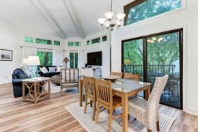 2349 Courtside Villas